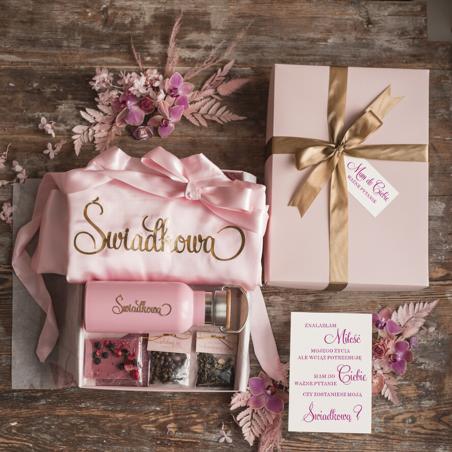 Prezenty dla świadków boxy prezentowy dla Świadkowej, prośba o świadkowanie  Szlafrok dla Świadkowej ze złotym Napisem - Prośba o Świadkowanie TermoKubek Termos Kanka1