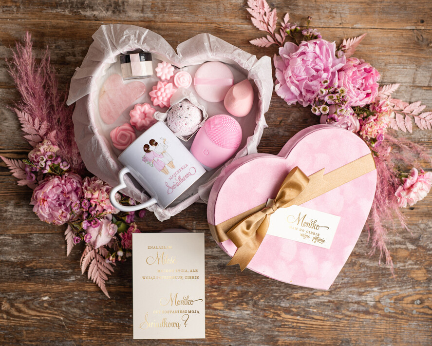 Prezenty dla świadków boxy prezentowe dla Świadkowej, prośba o świadkowanie   Prośba o Świadkowanie Serce Prezentowe Z kubkiem - Prezent dla Świadkowej  Zestaw Ksometyków Czy zostaniesz moją Świadkową?0