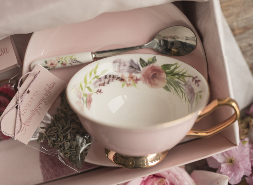 Prezenty dla świadków boxy prezentowe dla Świadkowej, prośba o świadkowanie  Welurowy Szlafrok dla Świadkowej Prośba o świadkowanie zestaw Różowa Boho filiżanka z łyżeczką4