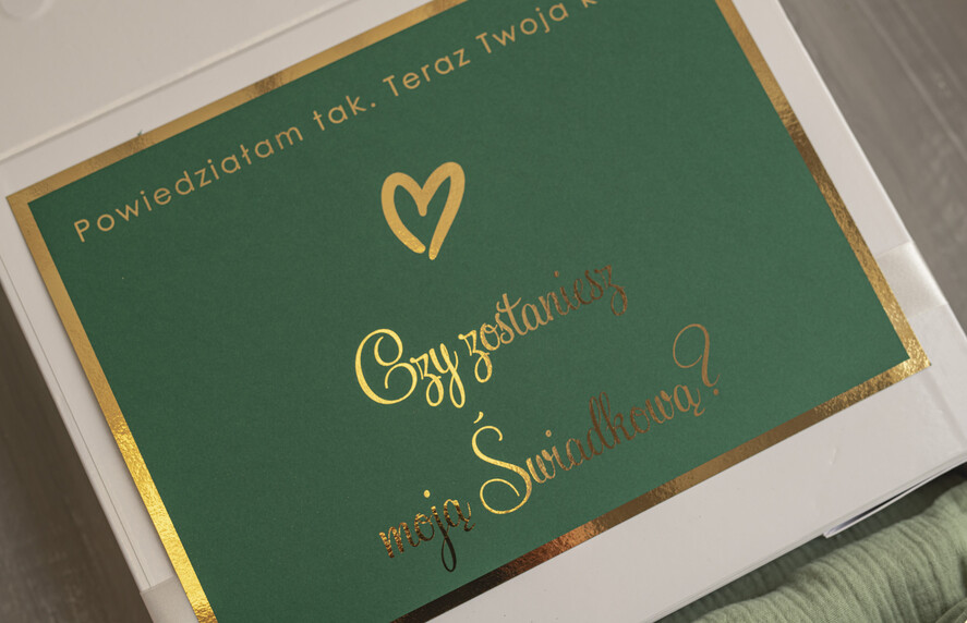 Prezenty dla świadków boxy prezentowy dla Świadkowej, prośba o świadkowanie  szlafrok z napisem świadkowa, czy zostaniesz moją świadkową, Box prezentowy dla świadkowej ze złotym kieliszkiem, zestaw prezentowy dla druhny13