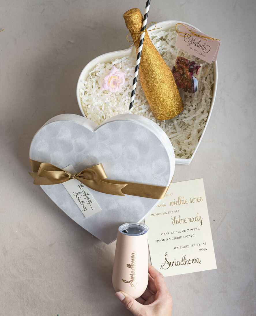 Prezenty dla świadków boxy prezentowe dla Świadkowej, prośba o świadkowanie  prośba o świadkowanie pomysł na prezent dla świadkowej brokatowy szampan, box prezentowy dla świadkowej kubek szampanówka, prezenty dla świadków1
