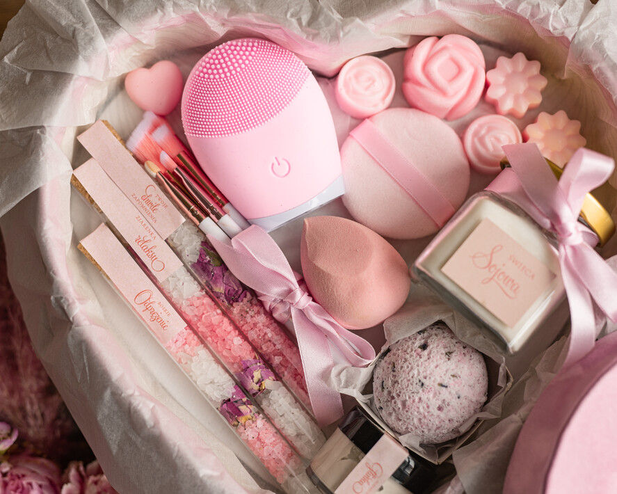 Prezenty dla świadków boxy prezentowe dla Świadkowej, prośba o świadkowanie   Prośba o Świadkowanie Serce Prezentowe - Prezent dla Świadkowej  Zestaw Ksometyków Czy zostaniesz moją Świadkową?1