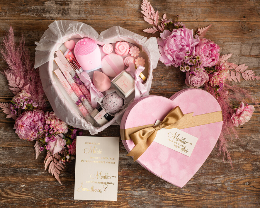 Prezenty dla świadków boxy prezentowy dla Świadkowej, prośba o świadkowanie   Prośba o Świadkowanie Serce Prezentowe - Prezent dla Świadkowej  Zestaw Ksometyków Czy zostaniesz moją Świadkową?0