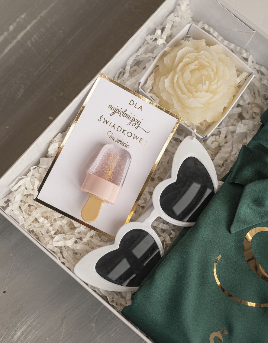 Prezenty dla świadków boxy prezentowe dla Świadkowej, prośba o świadkowanie  prezent dla świadkowej, pomysł na prezent dla świadkowej, Box prezentowy dla świadkowej z zielonym szlafrokiem, zestaw prezentowy dla druhny5