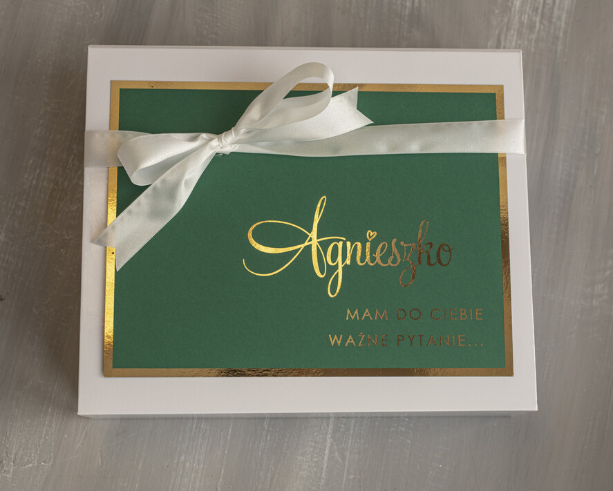 Prezenty dla świadków boxy prezentowe dla Świadkowej, prośba o świadkowanie  prezent dla świadkowej, pomysł na prezent dla świadkowej, Box prezentowy dla świadkowej z zielonym szlafrokiem, zestaw prezentowy dla druhny9