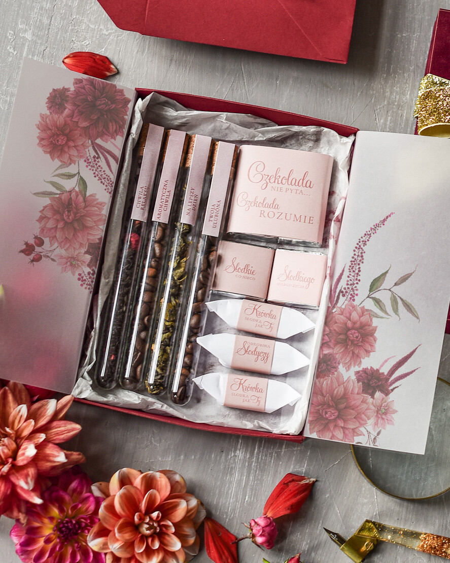 Prezenty dla Babci i Dziadka Prezenty dla Babci Prezent Dla Babci Pudełeczko z Czekoladkami Kartka na Dzień Babci życzenia dla Babci w Pudełku2