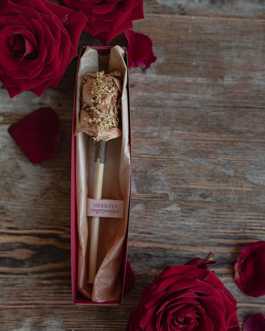 Prezenty dla Babci i Dziadka Prezenty dla Babci Prezent z okazji Dnia Babci Kubek z dedykcją Zestaw rozgrzwajacą Herbatą Dla Babci 4