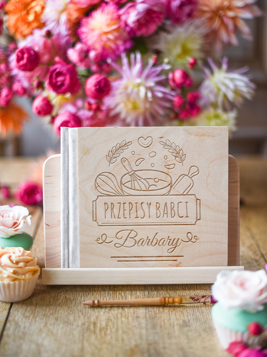 Prezenty dla Babci i Dziadka Prezenty dla Babci Prezent Dla Babci Przepisnik Kuchenny drewniany z grawerem 0