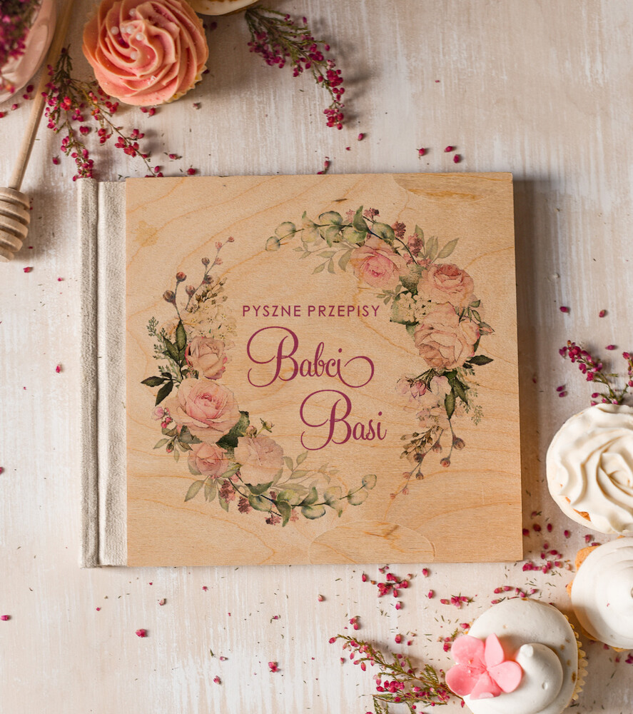 Prezenty dla Babci i Dziadka Prezenty dla Babci Prezent Dla Babci Zestaw w Welurowym pudełku Przepisnik Kuchenny grawerowany walek i czekoladki5