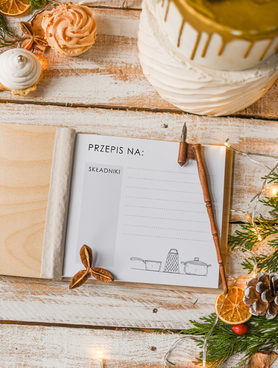 Prezenty dla Babci i Dziadka Prezenty dla Babci Prezent Dla Babci Zestaw w Welurowym pudełku Przepisnik Kuchenny drewniany z grawerem 4