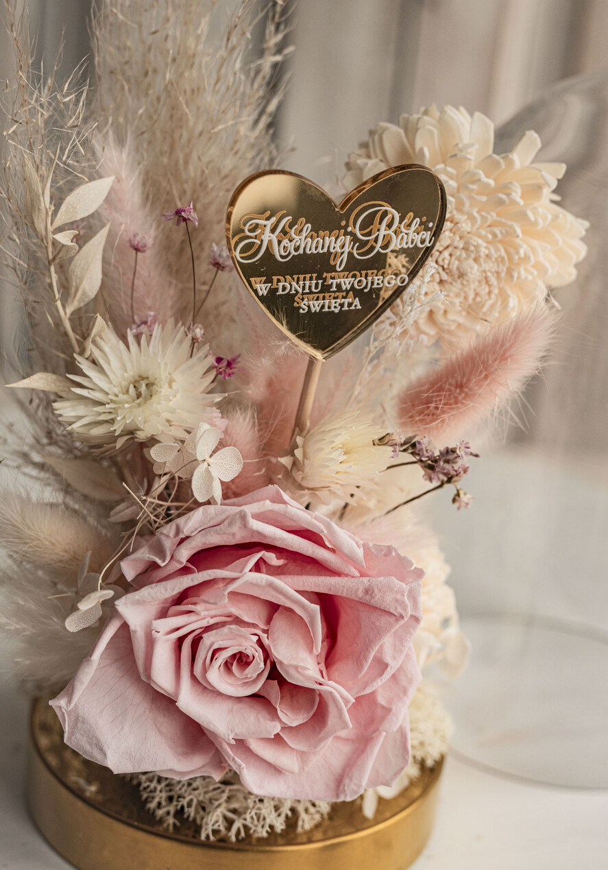 Prezenty dla Babci i Dziadka Prezenty dla Babci Prezent dla Babci flowerbox, podziekowanie dla babci różowo biały naturalny flowerbox szklana kopuła z kwiatami, suszone kwiaty w szkle, różowa wieczna róza, kwiaty w szkle 1