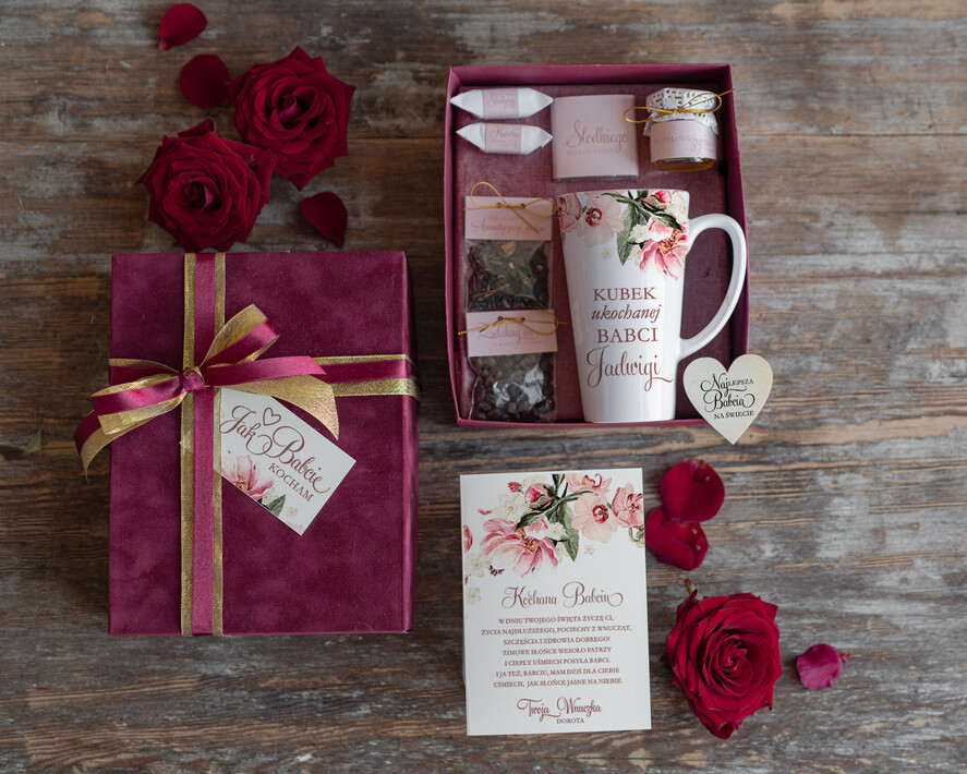 Prezenty dla Babci i Dziadka Prezenty dla Babci Prezent z okazji Dnia Babci Kubek z dedykcją Dla Babci Zestaw z kawą i herbatą0