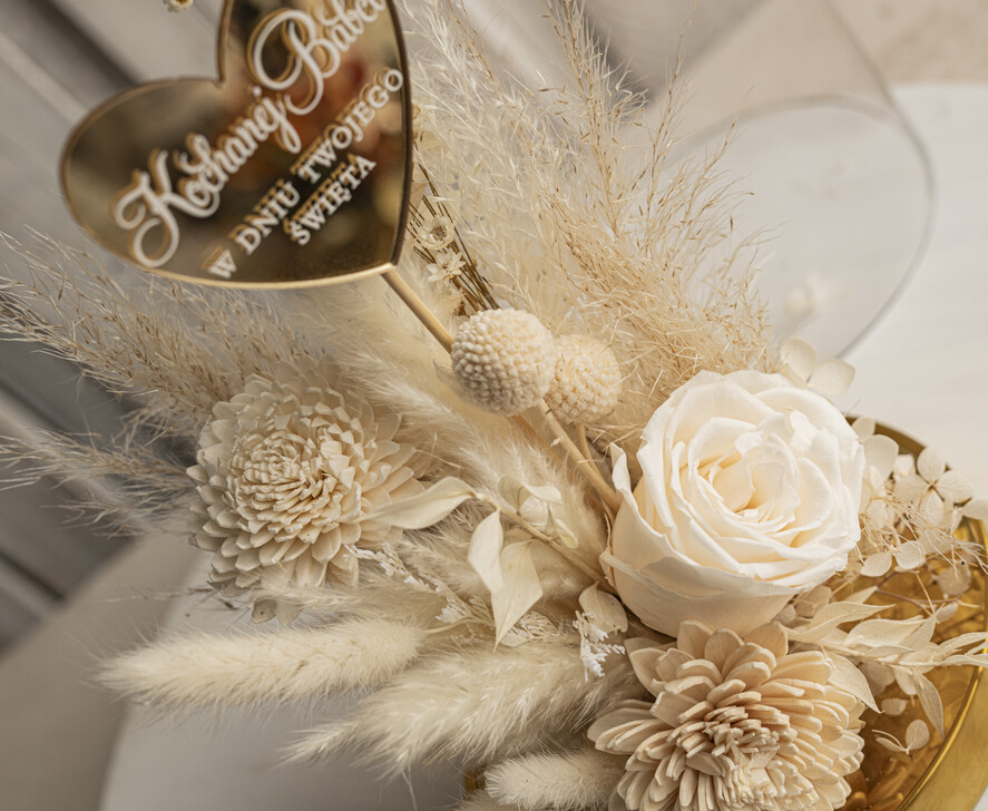 Prezenty dla Babci i Dziadka Prezenty dla Babci flowerbox, pomysł na prezent prezent dla babci kwiaty w kopule kompozycja z kwiatów suszonych wieczne roze,  prezent dla babci bukiet z suszonych kwiatów7