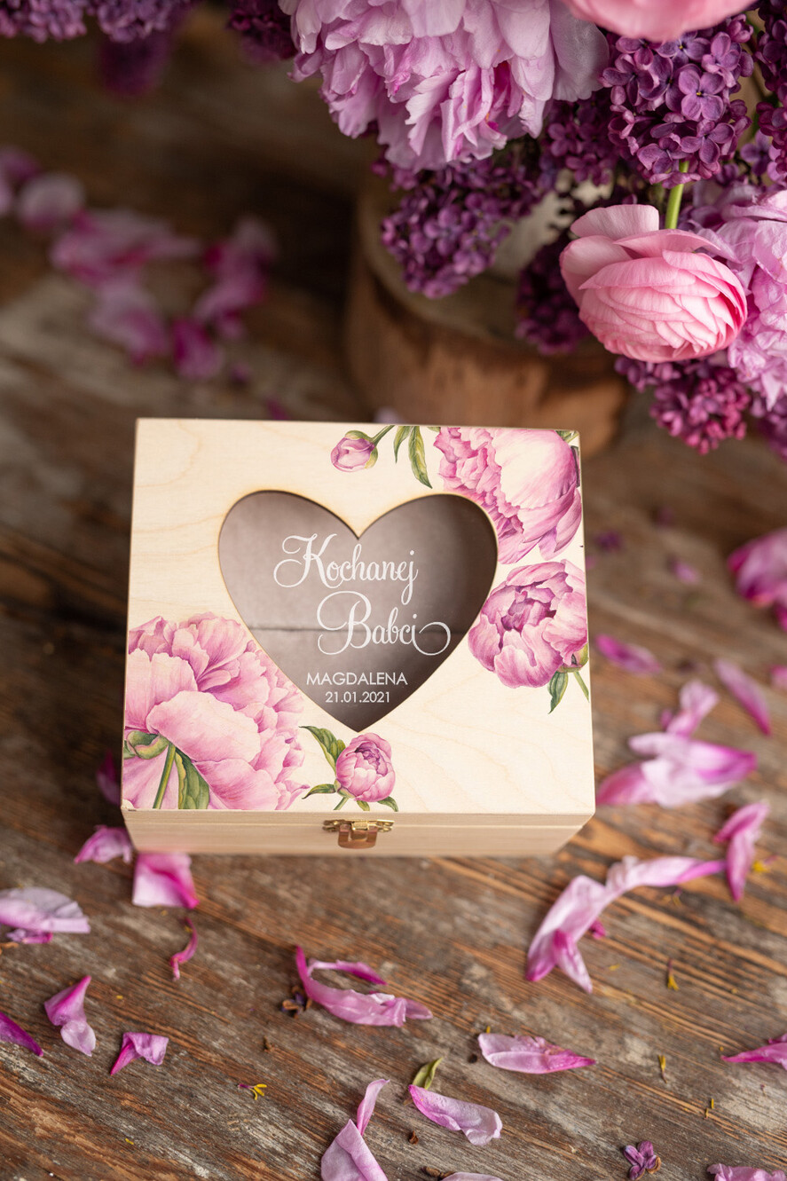 Prezenty dla Babci i Dziadka Prezenty dla Babci Prezent na Dzień Babci Romantyczne Drewniane pudełeczko na biżuterię z dedykacją 0