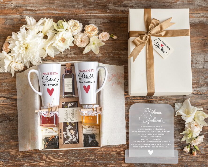 Prezenty dla Babci i Dziadka Zestawy Pezentowe Dla Dziadków  Pomysł na Prezent dla Babci i Dziadka Zestaw prezentowy dla Dziadków Statuetka Kubeczki i Miodki 0