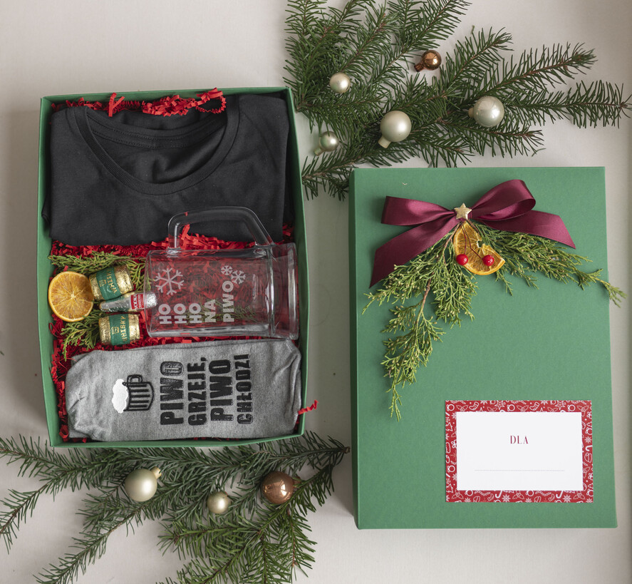 Prezenty dla Babci i Dziadka Prezenty dla Dziadka Pomysł na Prezent dla dziadka na świeta zestaw prezentowy, śmieszna koszulka dla dziadka pod choinkę, grawerowany kufel dla dziadka, kreatywne prezenty dla dziadków - box ze skarpetkami świątecznymi2