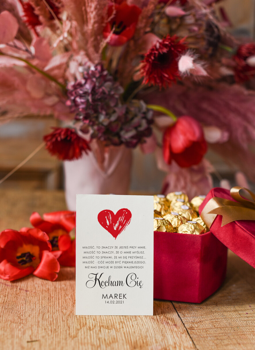 Walentynki prezent na walentynki dla Niej   pomysł na prezent dla narzeczonej na walentynki serce pełne czekoladek czekoladki na walentynki 5