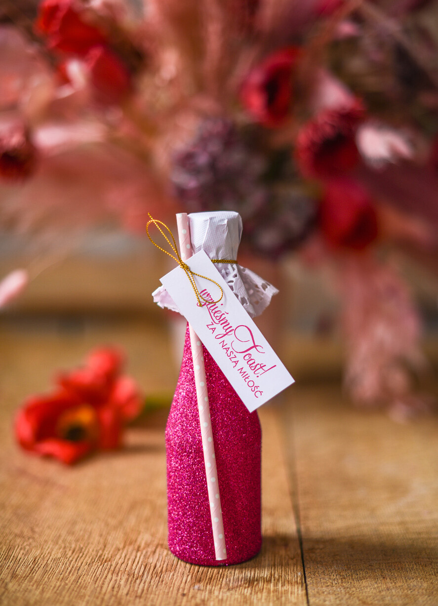 Walentynki prezent na walentynki dla Niej   pomysł na prezent walentynkowy dla żony grawerowane szampanówki 3