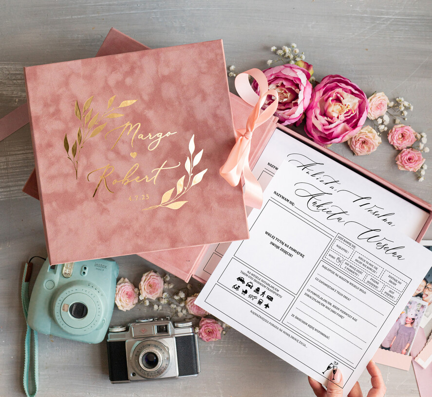 Ankiety weselne ankiety w pudełkach  Welurowa księga wpisów gości w formie ankiety weselnej, porady dla Młodych, zdjęcia gości, Ankieta weselne w welurowym pudełku5