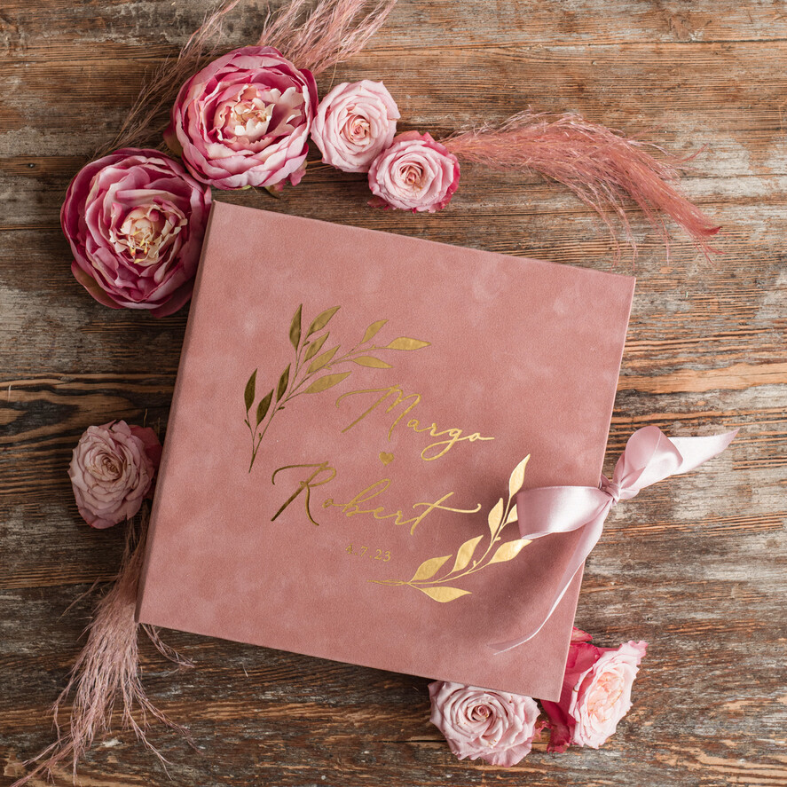 Ankiety weselne ankiety w pudełkach  Welurowa księga wpisów gości w formie ankiety weselnej, porady dla Młodych, zdjęcia gości, Ankieta weselne w welurowym pudełku4