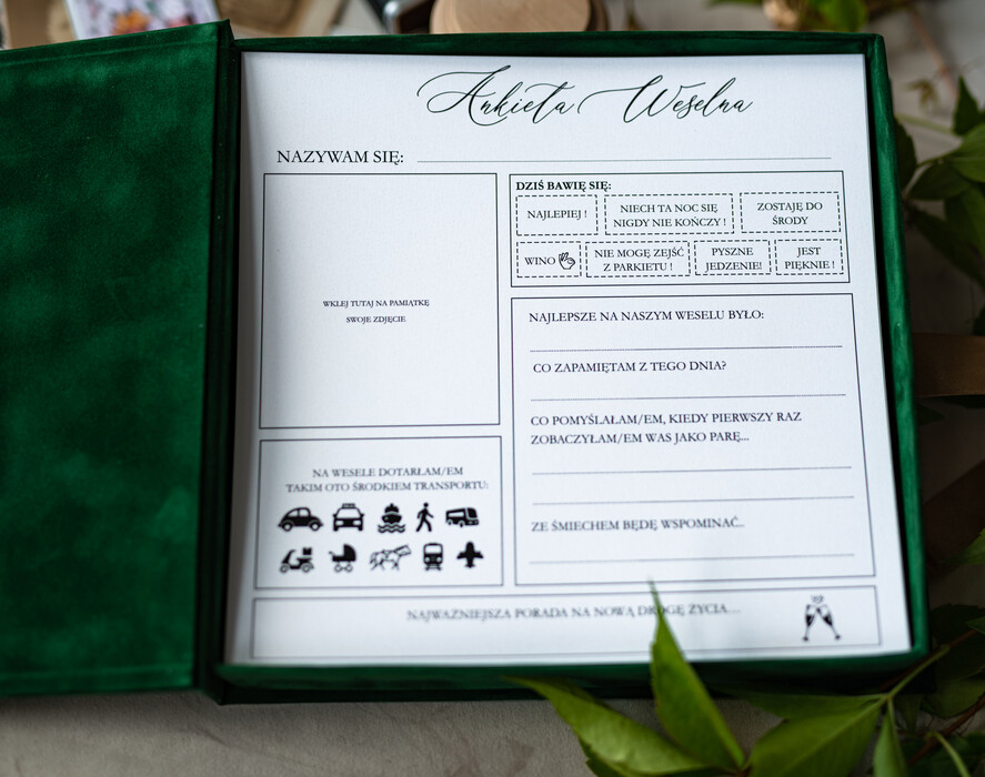 Ankiety weselne ankiety w pudełkach  Welurowa księga wpisów gości w formie ankiety weselnej, porady dla Młodych, zdjęcia gości, Ankieta weselne w welurowym pudełku5