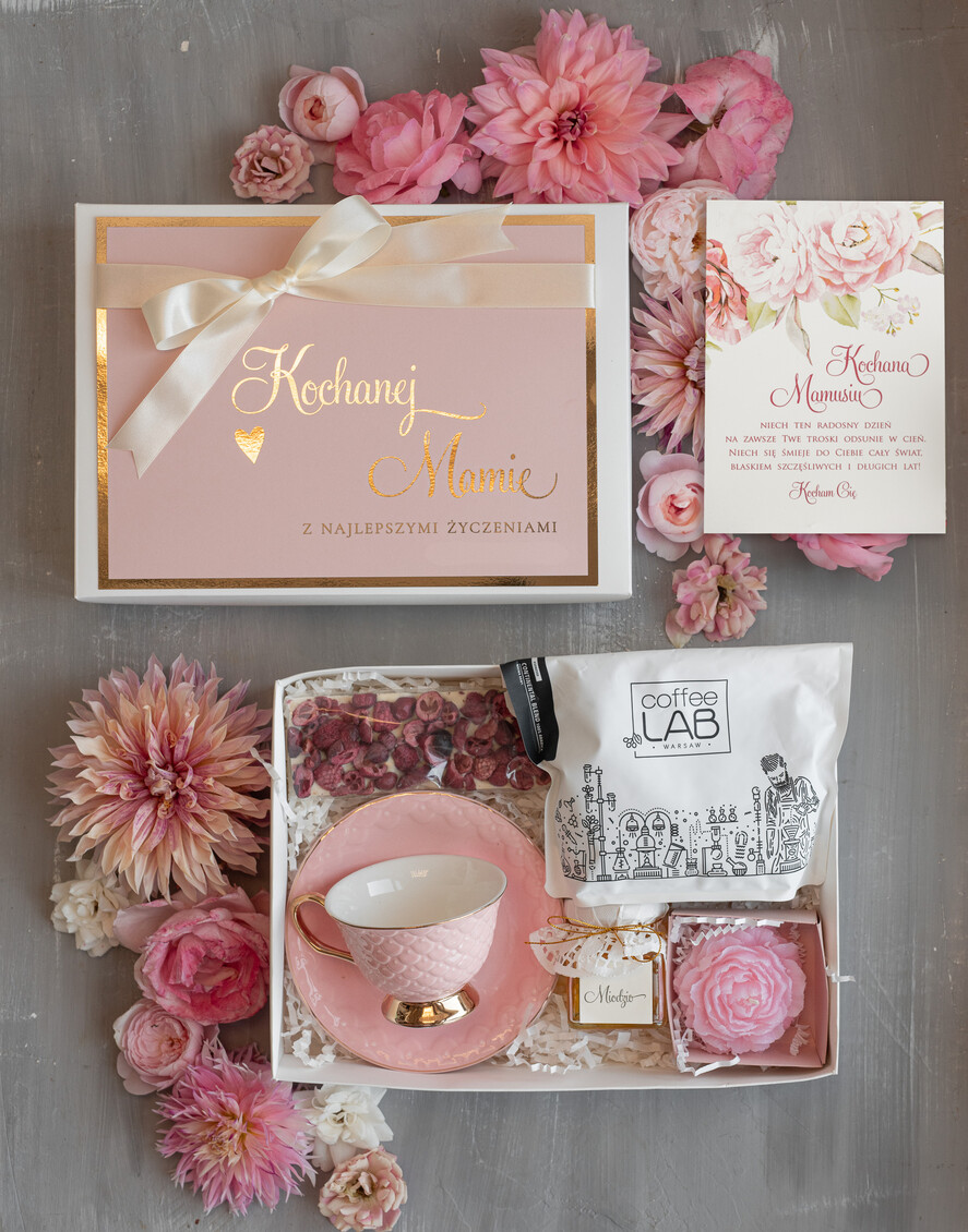 Prezenty dla Mamy zestawy w welurowych i ozdobnych pudełkach  Fajne pomysły na prezent z okazji Dnia Mamy, co kupić na Dzień Mamy, box prezentowy dla mamy, zestawy prezentowe dla Mamy0