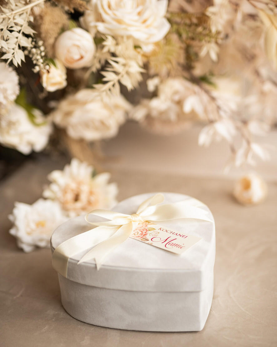 Prezenty dla Mamy zestawy w welurowych i ozdobnych pudełkach  zegarek dla Mamy, prezent z okazji dnia Mamy zegarek w ozdobnym pudełku, pudełko prezentowe dla mamy 3