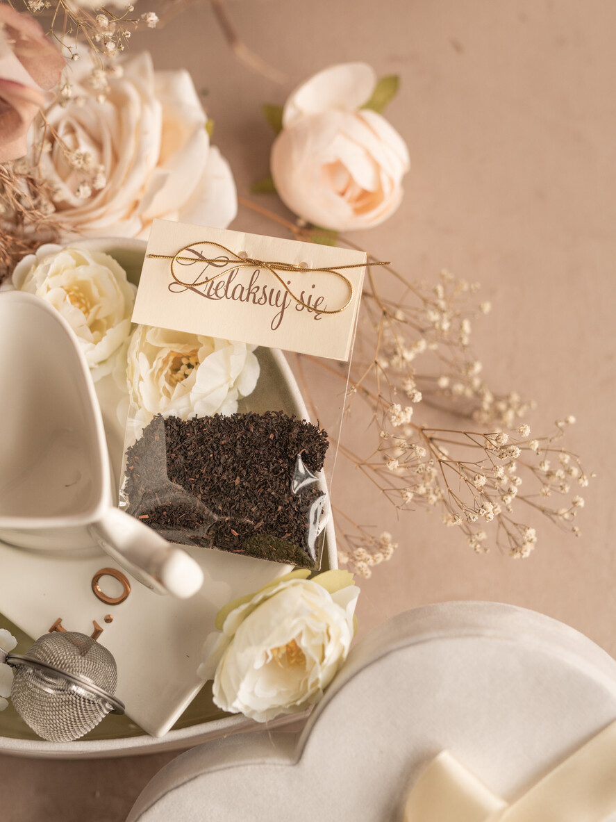 Prezenty dla Mamy zestawy w welurowych i ozdobnych pudełkach  prezent dla Mamy czekoladki, prezent na dzień mamy filiżanka z zaparzaczem, prezent dla mamy w ozdobnym pudełku21