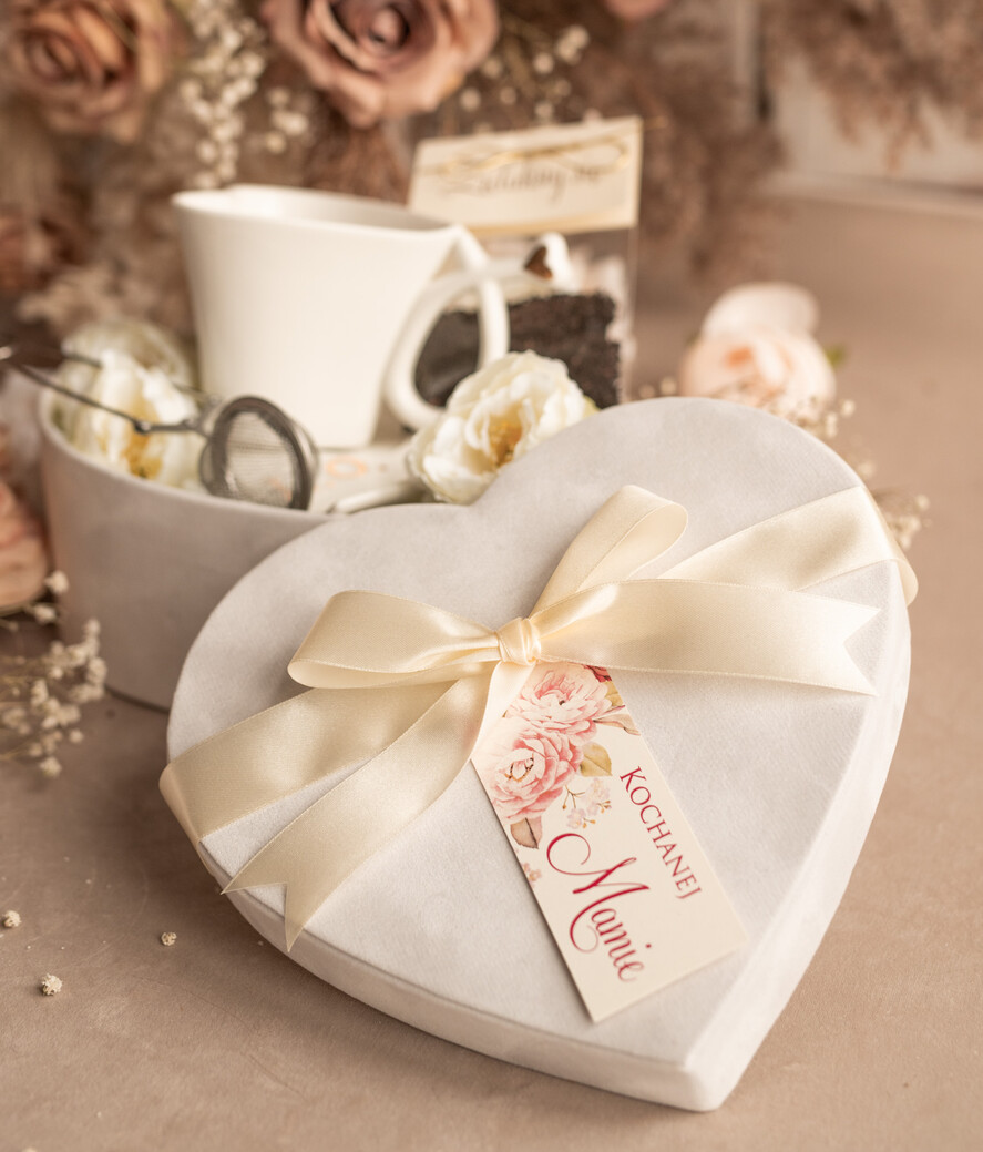 Prezenty dla Mamy zestawy w welurowych i ozdobnych pudełkach  prezent dla Mamy czekoladki, prezent na dzień mamy filiżanka z zaparzaczem, prezent dla mamy w ozdobnym pudełku14