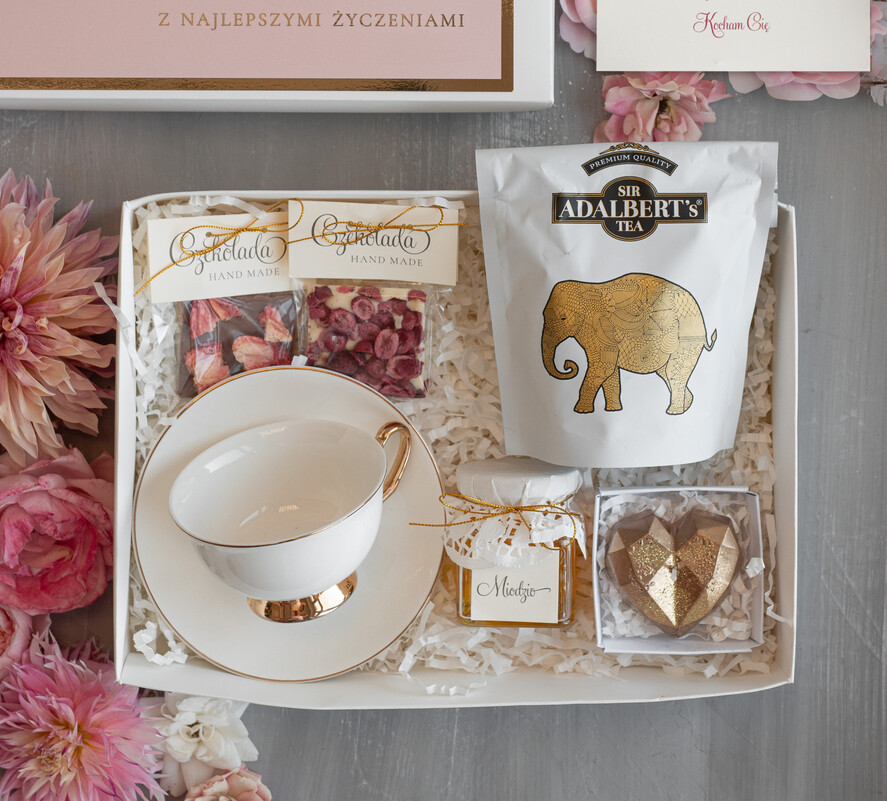 Prezenty dla Mamy zestawy w welurowych i ozdobnych pudełkach  pomysł na prezent dla Mamy na urodziny, Fajne pomysły na prezent z okazji Dnia Mamy, co kupić na Dzień Mamy, box prezentowy dla mamy, zestawy prezentowe dla Mamy1