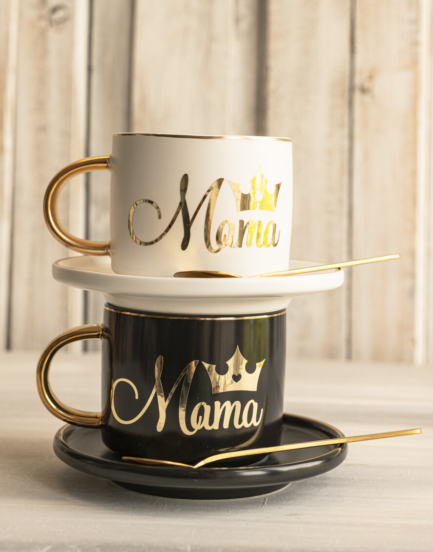 Prezenty dla Mamy zestawy w welurowych i ozdobnych pudełkach  fajne prezenty dla mamy, pudełko z filiżanką i kawą gotowy do wręczenia prezent dla mamy, czarna filiżanka ze spodkiem, pomysł na prezent dla mamy10