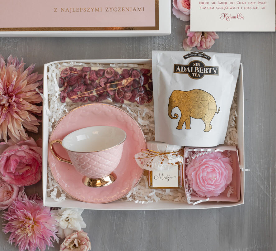 Prezenty dla Mamy zestawy w welurowych i ozdobnych pudełkach  prezent urodzinowy dla Mamy, Fajne pomysły na prezent z okazji Dnia Mamy, co kupić na Dzień Mamy, box prezentowy dla mamy, zestawy prezentowe dla Mamy1