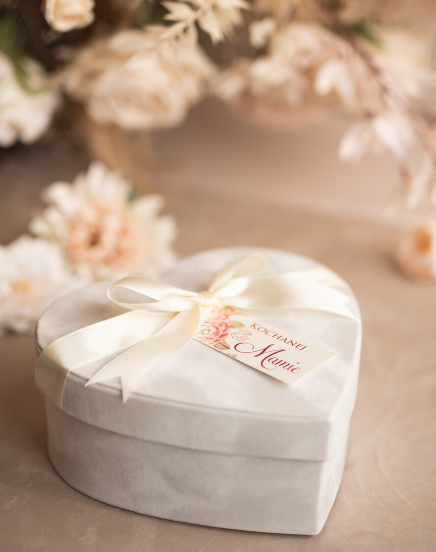 Prezenty dla Mamy zestawy w welurowych i ozdobnych pudełkach  prezent dla Mamy czekoladki, prezent na dzień mamy filiżanka z zaparzaczem, prezent dla mamy w ozdobnym pudełku13