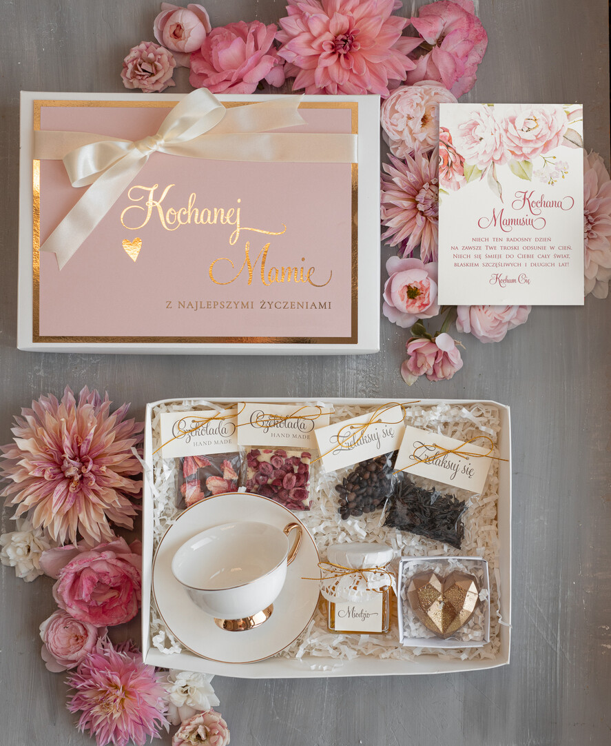 Prezenty dla Mamy zestawy w welurowych i ozdobnych pudełkach  prezent urodzinowy dla Mamy, Fajne pomysły na prezent z okazji Dnia Mamy, co kupić na Dzień Mamy, box prezentowy dla mamy, zestawy prezentowe dla Mamy0