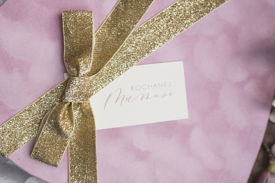 Prezenty dla Mamy Zestawy kosmetyczne  Pomysł na Prezent dla Mamy  Ekskluzywny Zestaw Kosmetyczny  WElurowy Szlafrok upominek na Dzień Matki4