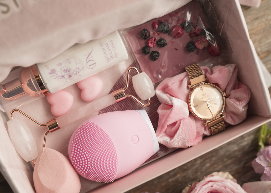 Prezenty dla Mamy Zestawy kosmetyczne   Najpiękniejszy Prezent na dzien Mamy Zestaw Szlafrok Welurowy z Napisem Zegarek Rose Gold 3