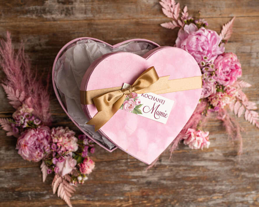 Prezenty dla Mamy Zestawy kosmetyczne  Pomysł na Prezent dla Mamy Różany  Zestaw Kosmetyczny Praktyczny Upominek dla Mamusi na urodziny 4