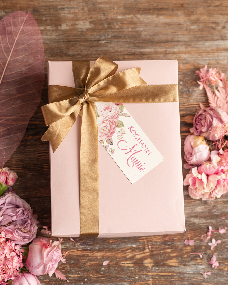 Prezenty dla Mamy Zestawy kosmetyczne  wyjątkowy prezent na dzień mamy zestaw kosmetyków i fliżanka ze spodkiem i łyżeczką dla mamy2