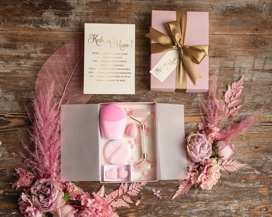 Prezenty dla Mamy Zestawy kosmetyczne  pomysł na prezent dla mamy, zestaw do pielęgnacji twarzy dla mamy na urodziny  0