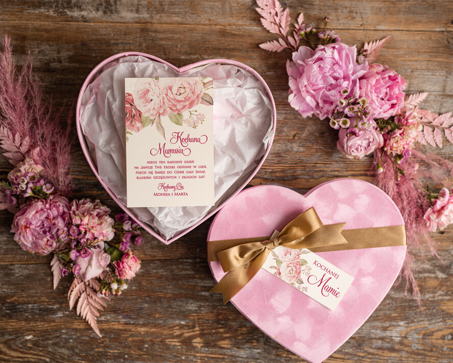 Prezenty dla Mamy Zestawy kosmetyczne  pomysł na prezent z okazji dnia mamy zestaw kosmetyków w welurowym pudełku prezent na urodziny dla Mamy1