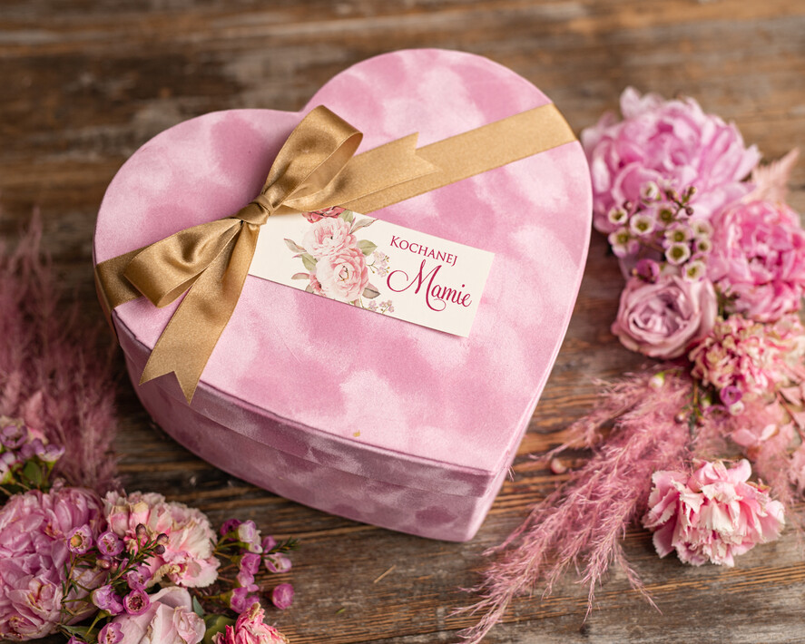 Prezenty dla Mamy Zestawy kosmetyczne  pomysł na prezent z okazji dnia mamy zestaw kosmetyków w welurowym pudełku prezent na urodziny dla Mamy3