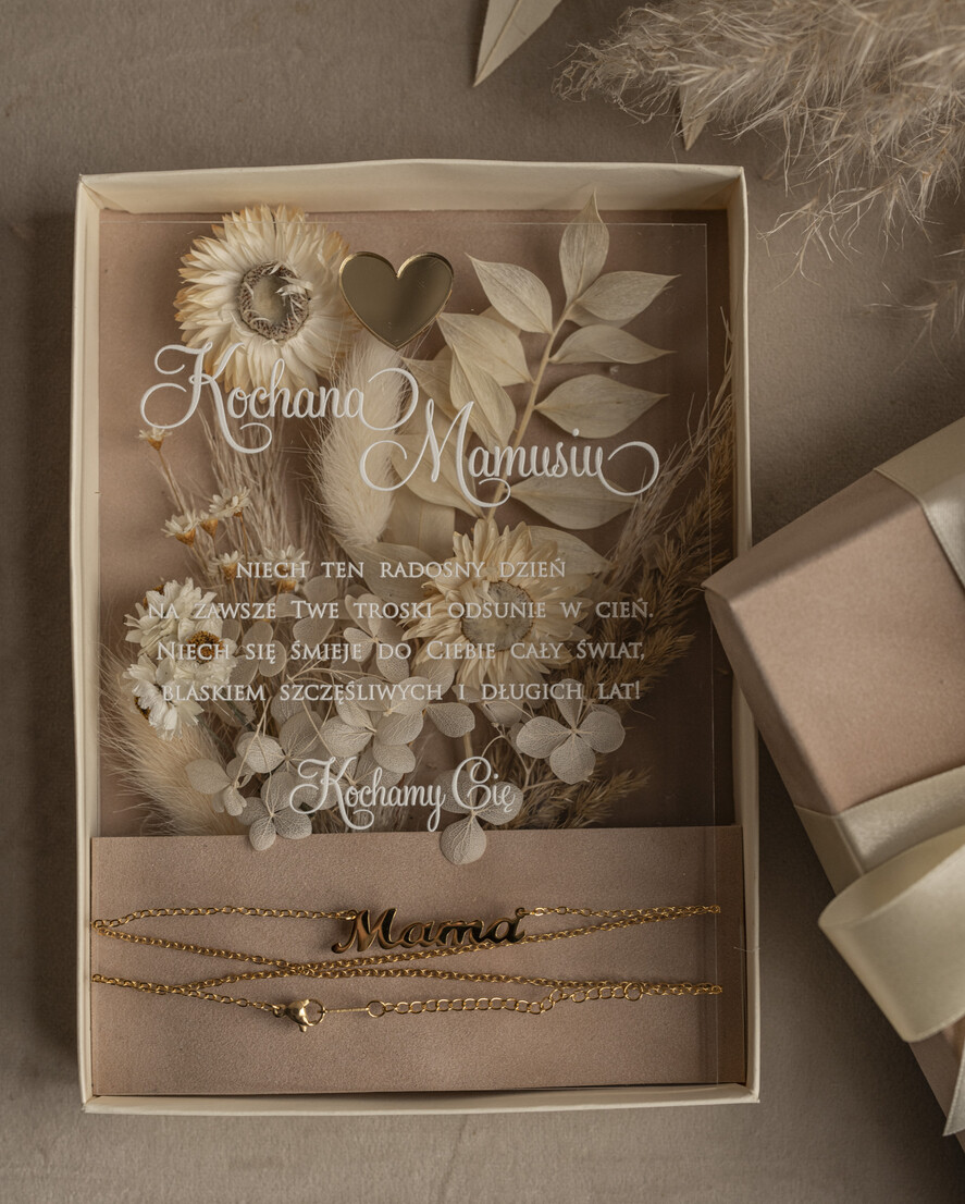 Prezenty dla Mamy biżuteria, pudełka, szkatułki na biżuterie  welurowe pudełko z kwiatami i życzeniami dla Mamy, flower box, prezent dla Mamy, pudełko z kwiatami dla Mamy, pomysł na prezent na dzień Mamy2