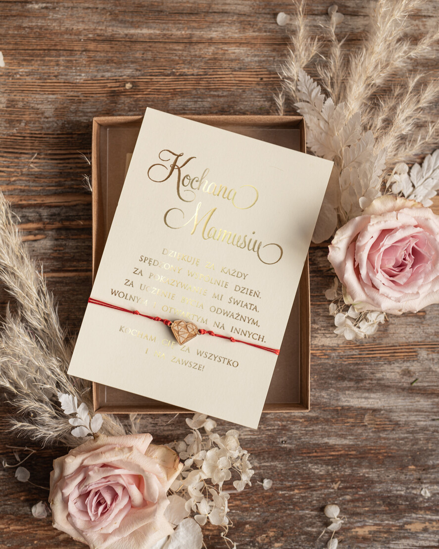 Prezenty dla Mamy biżuteria, pudełka, szkatułki na biżuterie  Pomysł prezent dla Mamy, Kartka z zyczeniami na Dzień Mamy w pudełeczku z Bransoletką Serce1