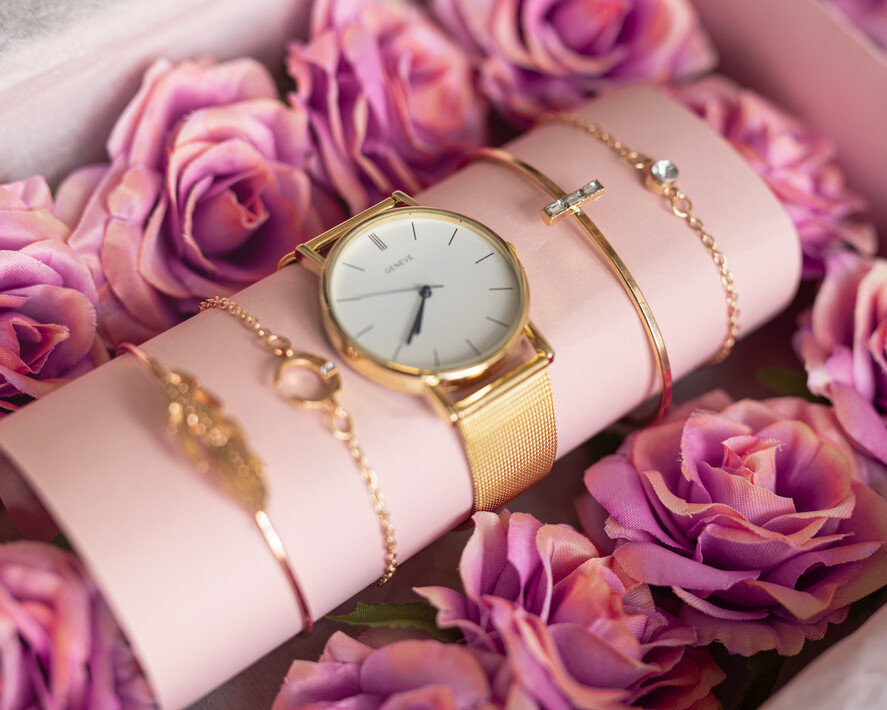 Prezenty dla Mamy biżuteria, pudełka, szkatułki na biżuterie  Prezent na Dzień Mamy Zegarek i bransoletki Upominek Dla Mamy Flowerbox z biżuterią3