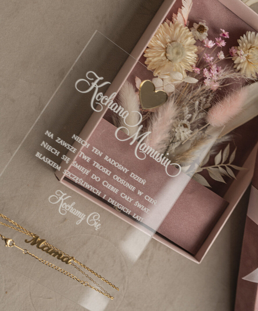 Prezenty dla Mamy biżuteria, pudełka, szkatułki na biżuterie  welurowe pudełko z kwiatami i życzeniami dla Mamy, flower box, prezent dla Mamy, pudełko z kwiatami dla Mamy, pomysł na prezent na dzień Mamy16