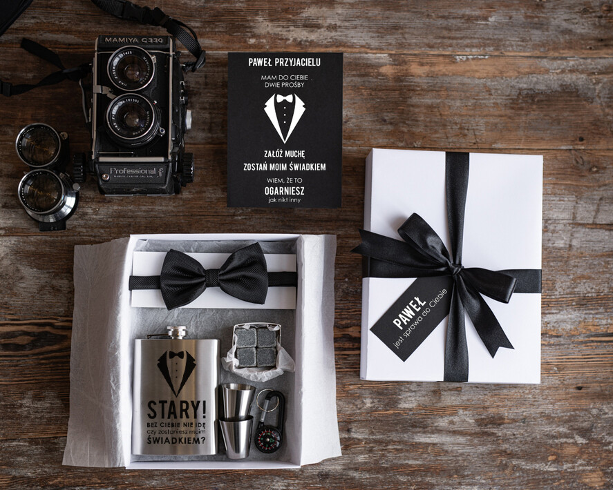 Prezenty dla świadków boxy prezentowe dla Świadka   czy zostaniesz moim świadkiem ? Pytanie do Świadka Piersiówka z kieliszkami Personalizowana , Pomysł na pytanie o świadkowanie 0