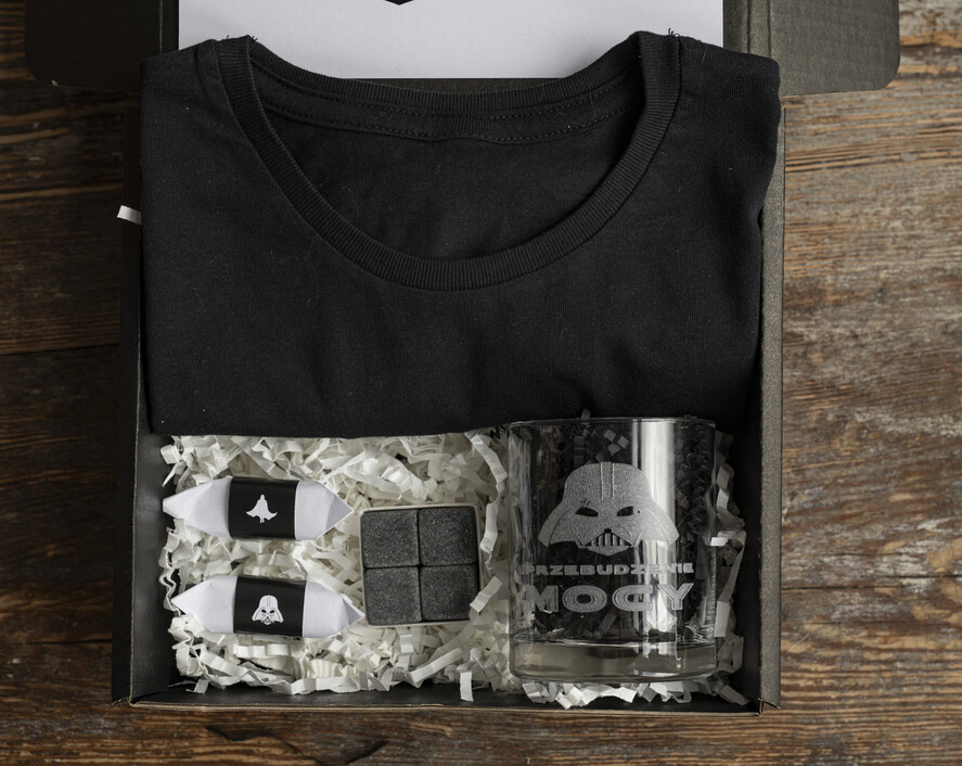 Prezenty dla Taty dzien ojca zestawy dla Taty Pomysł na prezent z okazji dnia Ojca, pudełko prezentowe koszulka LORD FATHER, tematyczne prezenty dla Taty na urodziny, zestawy prezentowe na Dzień Ojca1