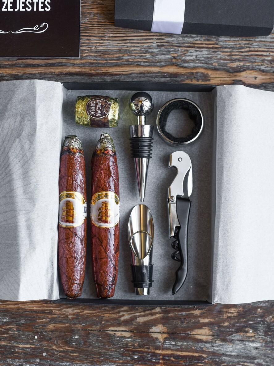 Prezenty dla Taty dzien ojca zestawy dla Taty Dzień Ojca pomysł na prezent zestaw akcesoriów do wina w ozdobnym pudełku 1