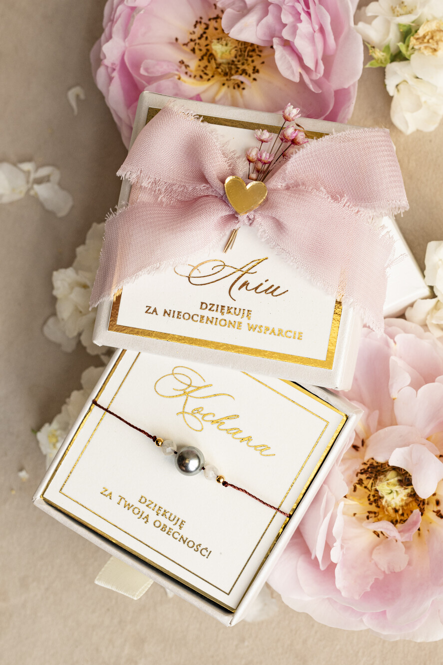 Prezenty dla świadków bransoletki i biżuteria dla świadkowej  Podziękowanie prezent dla świadkowej bransoletka z perłą- Bransoletka szczęścia w ozdobnym pudełeczku0
