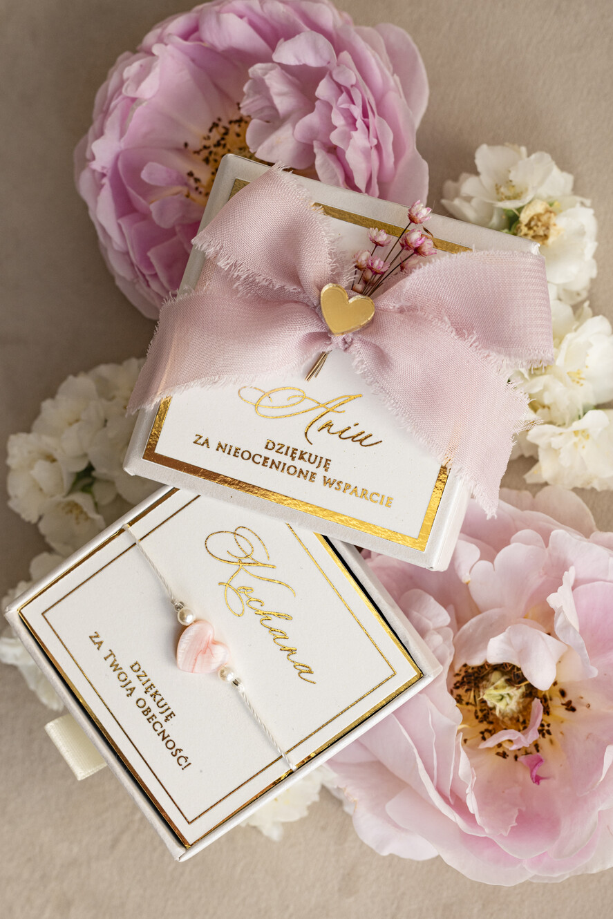 Prezenty dla świadków bransoletki i biżuteria dla świadkowej  Podziękowanie prezent dla świadkowej bransoletka z serduszkiem- Bransoletka szczęścia w ozdobnym pudełeczku0